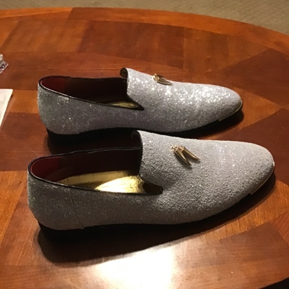 Shoes - Picture 2 of 4